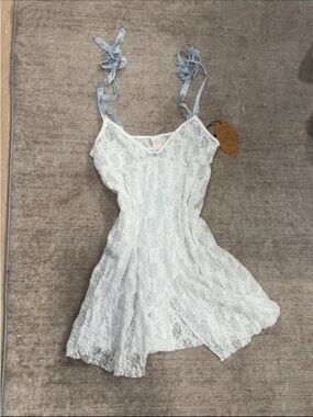 Only Hearts NWT Heart Lace Low Back Chemise